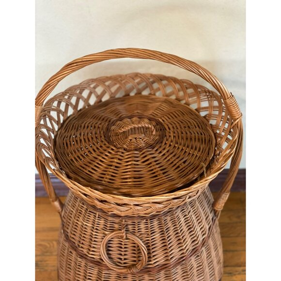Vintage Large Rattan Laundry Hamper with Carrying Handle & Lid - Picture 7 of 9